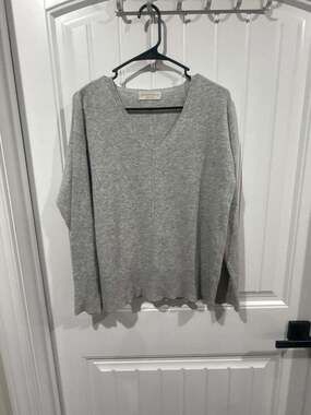Bianco & Blu Grey V-Neck Cashmere Wool Silk Blend Sweater Size L